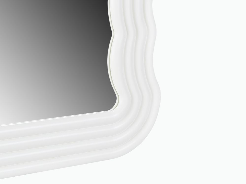 Klaudia Mirror
