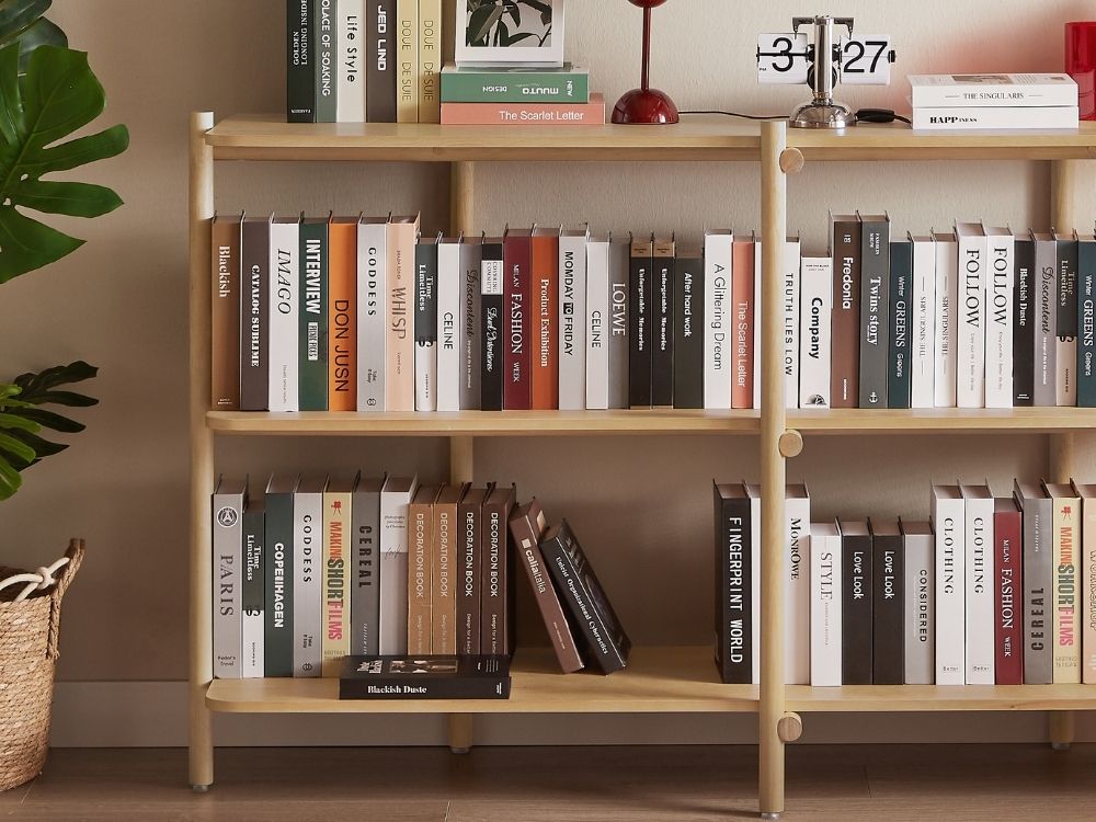 Lola Bookshelf