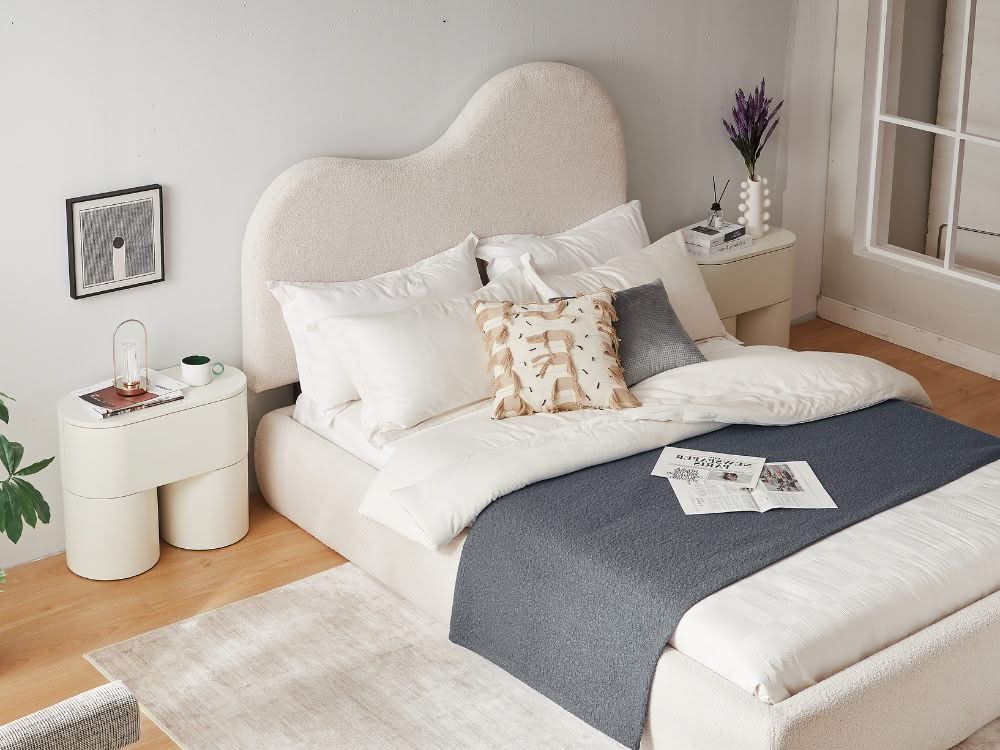 Ilia Bedside Table