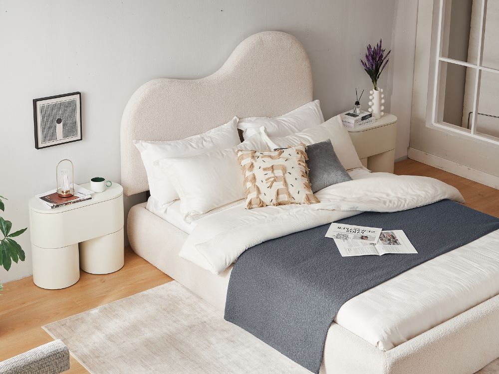 Ilia Bedside Table