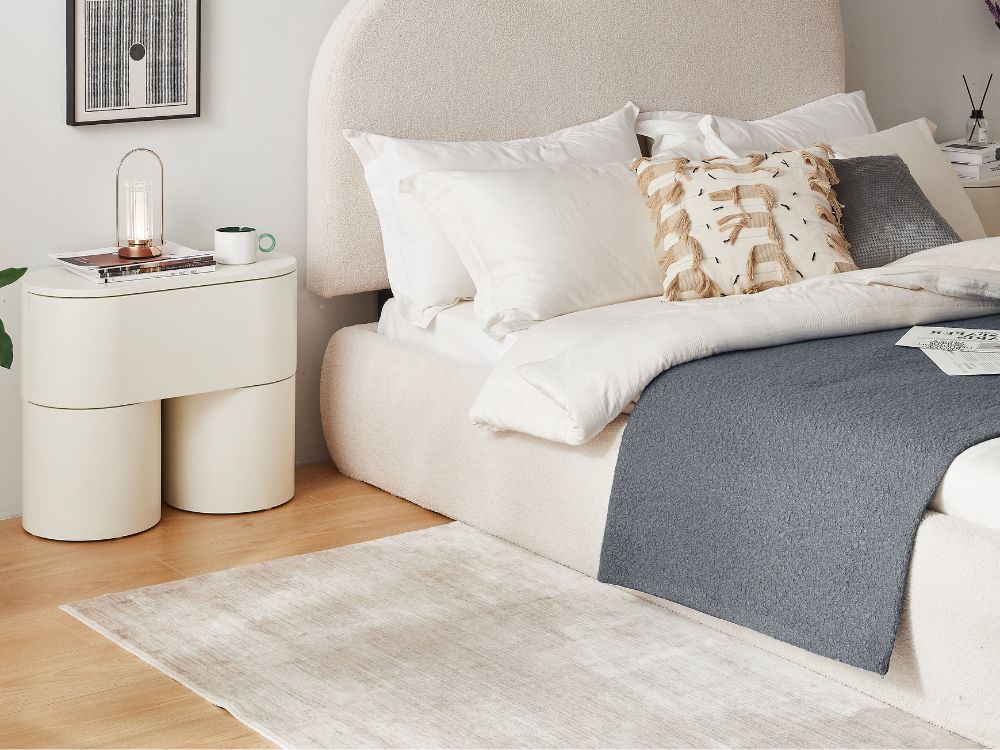 Ilia Bedside Table