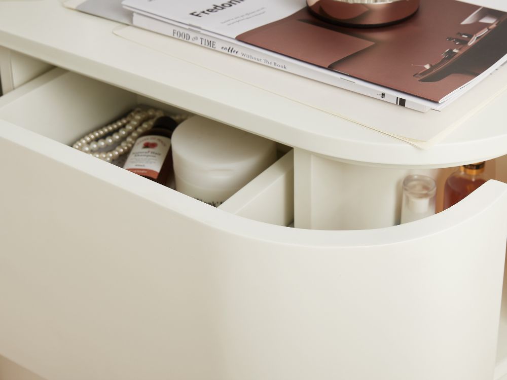 Ilia Bedside Table