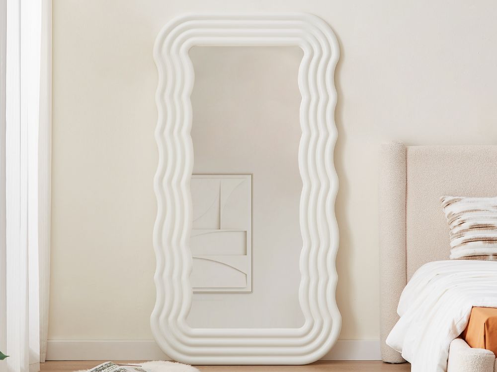 Klaudia Mirror