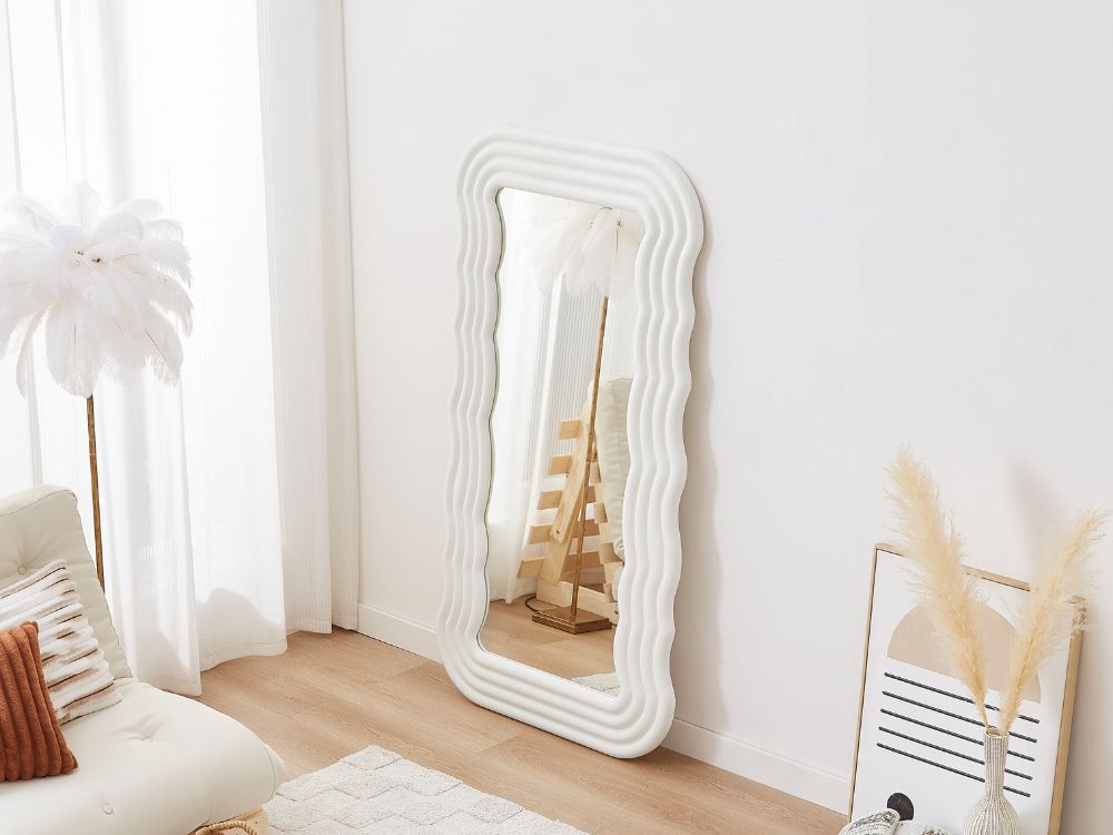 Klaudia Mirror